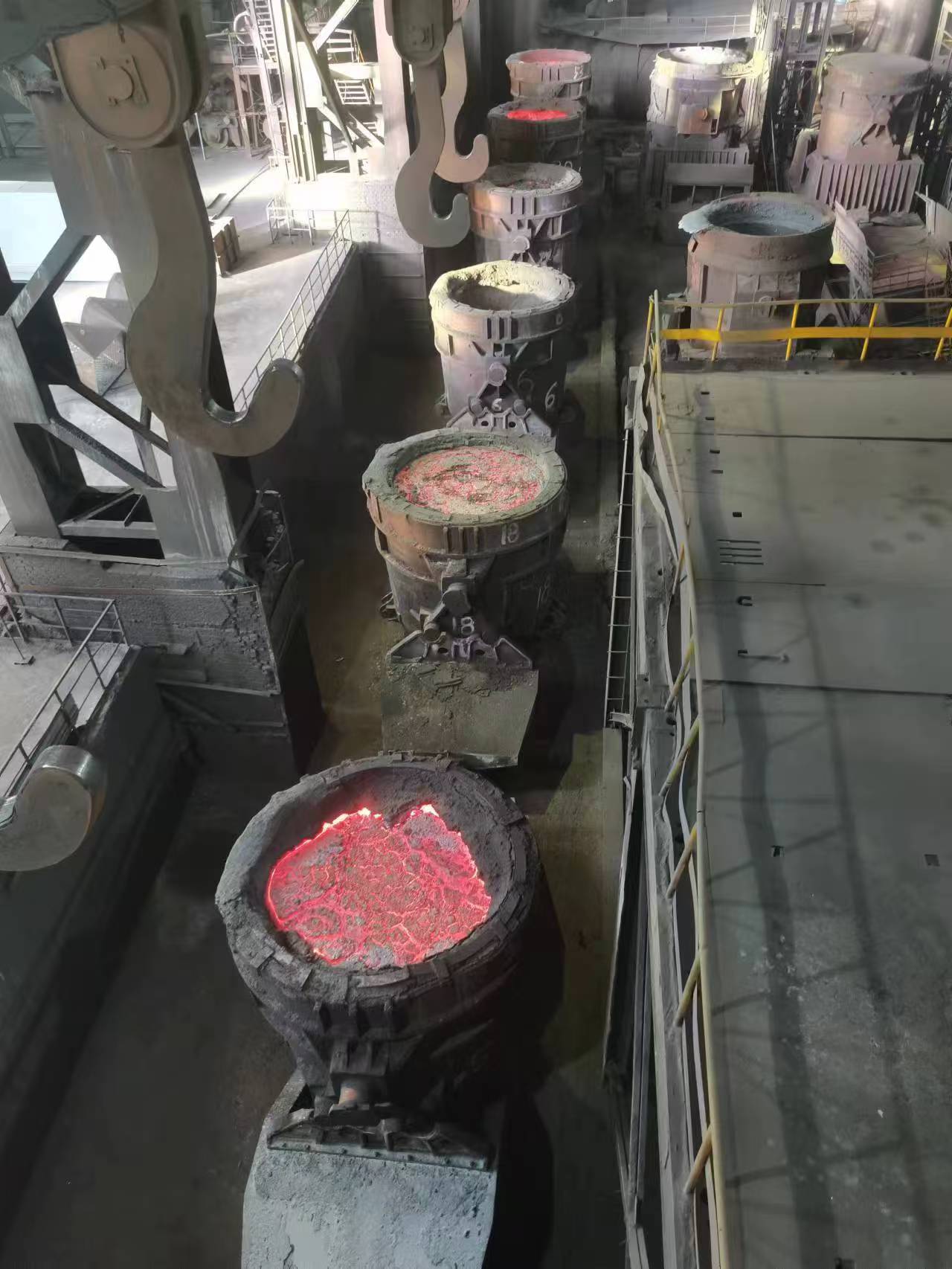 為120T鐵水包提供整體耐材承包技術服務